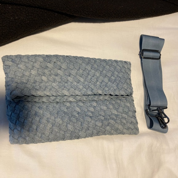 HAUTE SHORE Blue Crossbody Bag with Textured Design - Picture 3 of 5